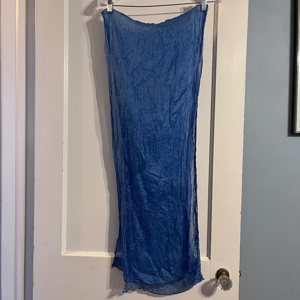 Elegant Blue Silk Scarf – Sheer & Lightweight